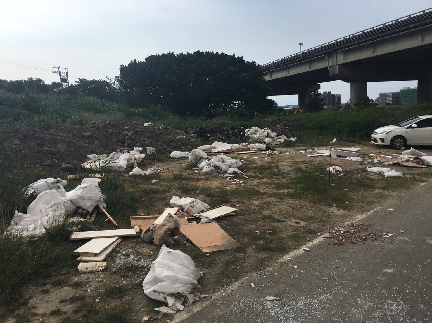 檢警環平台再度聯手成功出擊 遏止新竹左岸非法棄置廢棄物大圖