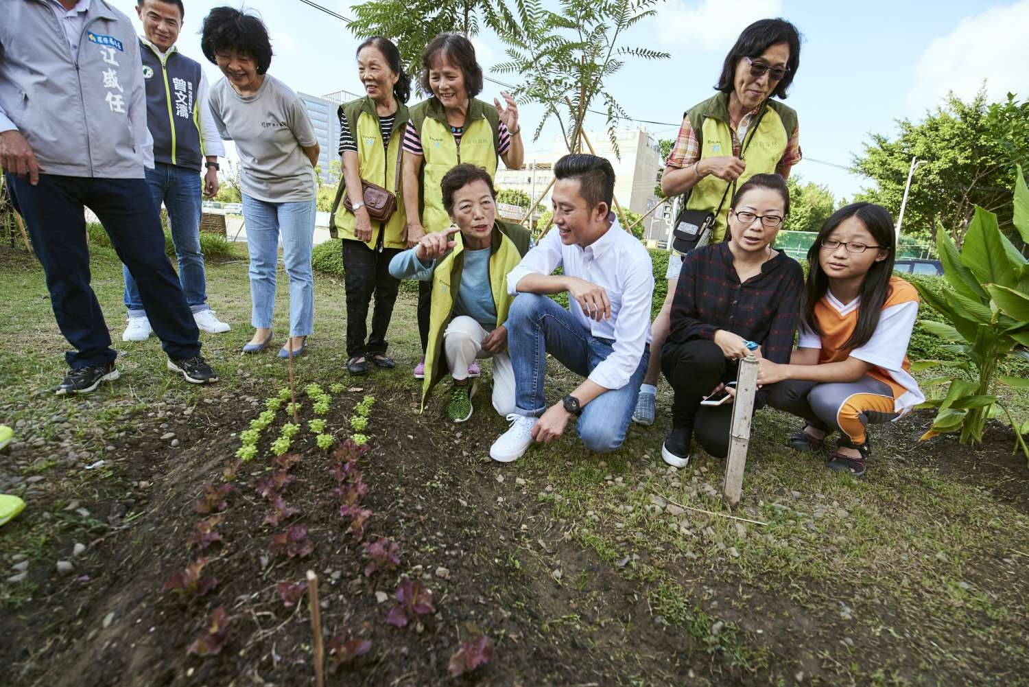 新竹市食物森林千歲志工DIY柚子洗潔劑 林智堅市長讚許實踐永續生活大圖