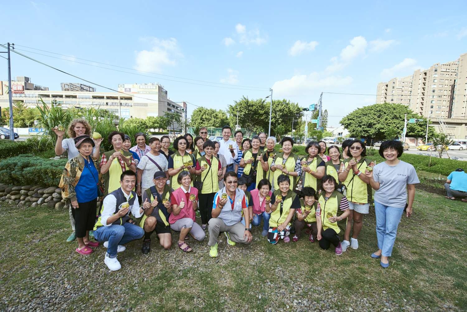 新竹市食物森林千歲志工DIY柚子洗潔劑 林智堅市長讚許實踐永續生活小圖共6張，pic2