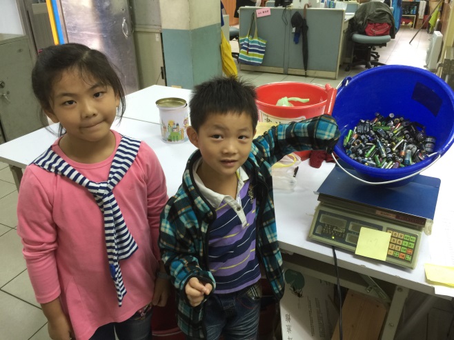 小兵立大功！竹市2018兒童電池回收競賽月每人平均回收22顆電池小圖共6張，pic3