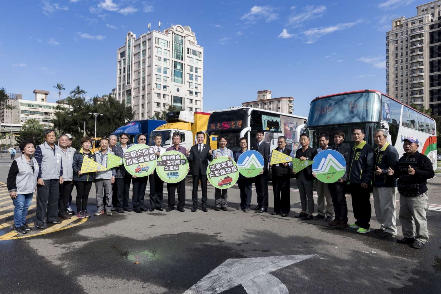 竹竹苗首創！客運保養廠柴油車保檢合一 新竹客運跑第一大圖