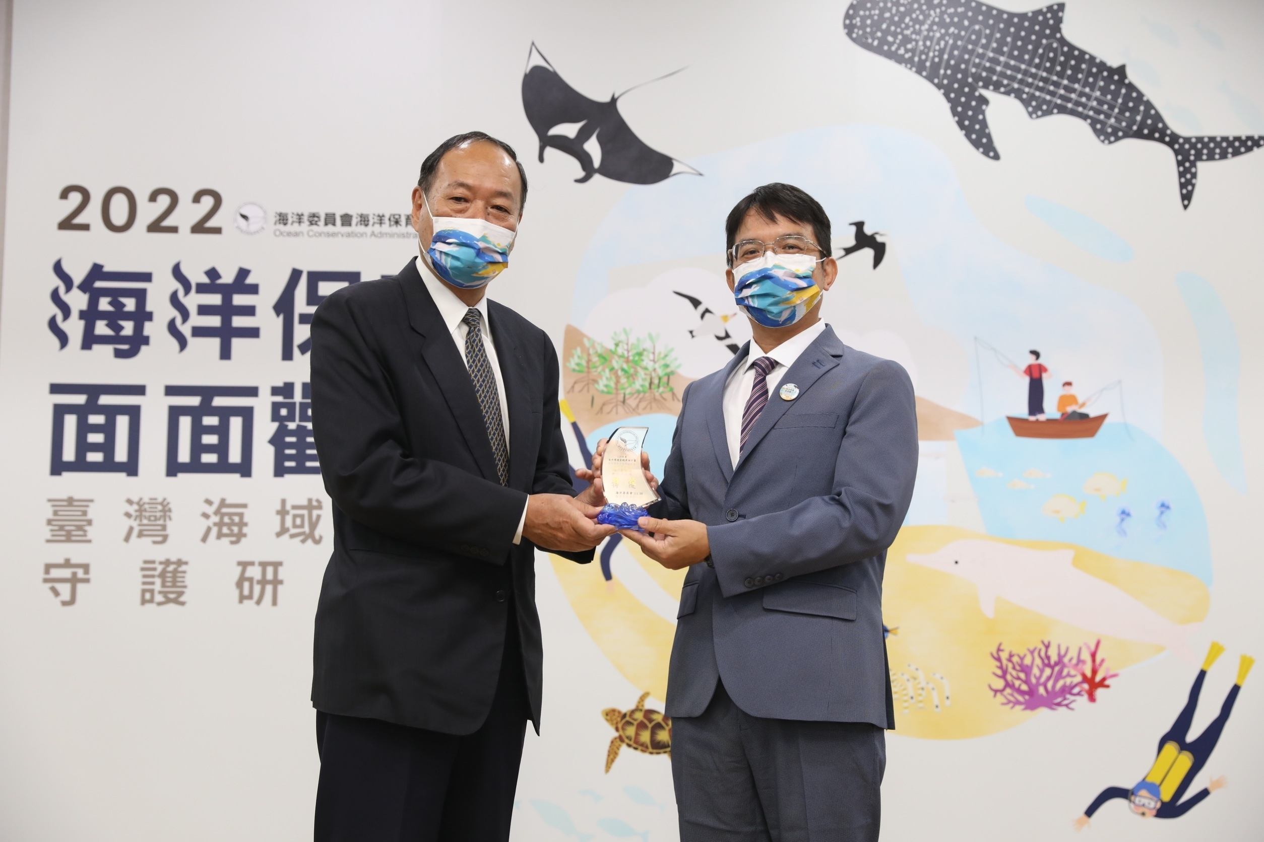 竹市海洋環境管理考核蟬聯2年特優！攜手海洋環保艦隊守護海洋生態　創隊船長成功拯救受困海龜大圖