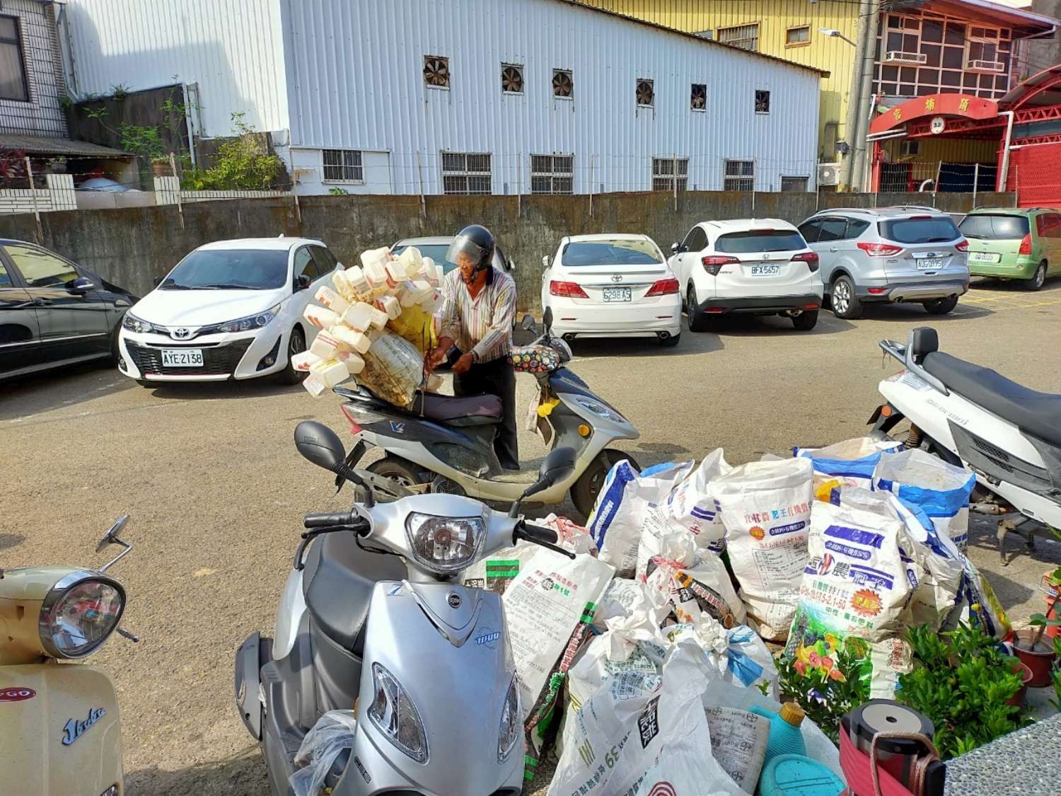 農藥及提神飲料玻璃空瓶別亂丟 快來竹市農會回收兌好禮小圖共6張，pic2
