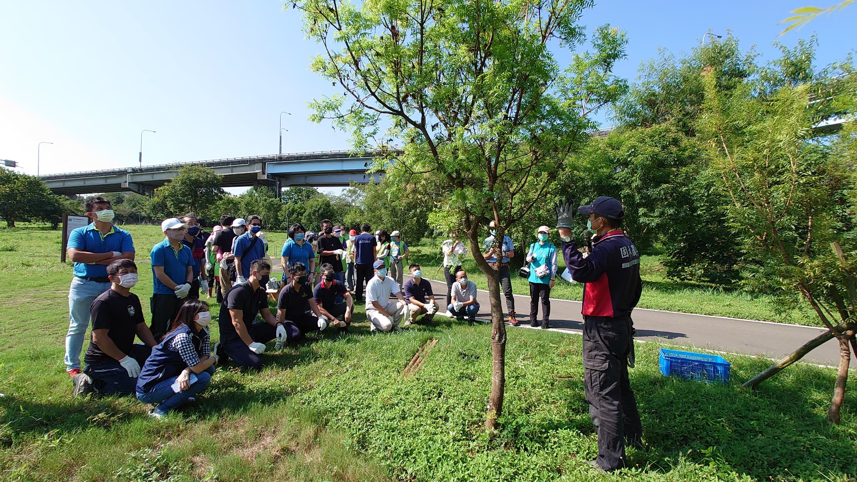 竹市推動空品淨化區認養有成首獲推廣績優獎！千甲段與環保自行車道空品淨化區認養單位蟬聯獲獎小圖共6張，pic3