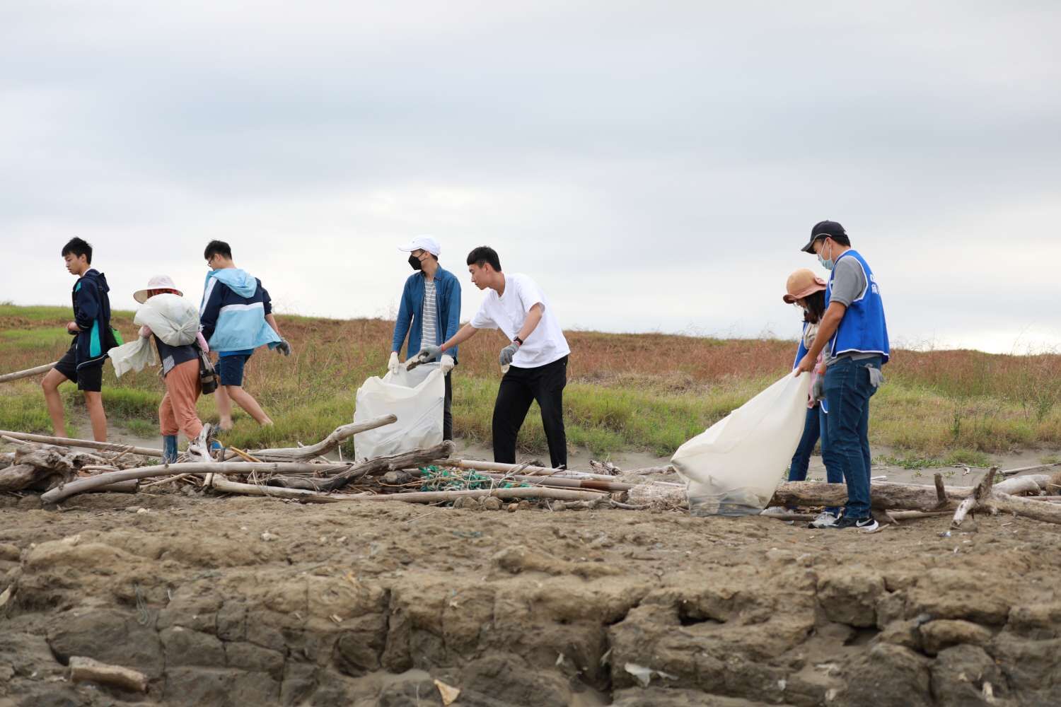 竹市秋季淨灘登場！ 逾800民眾齊心守護海洋環境小圖共6張，pic5