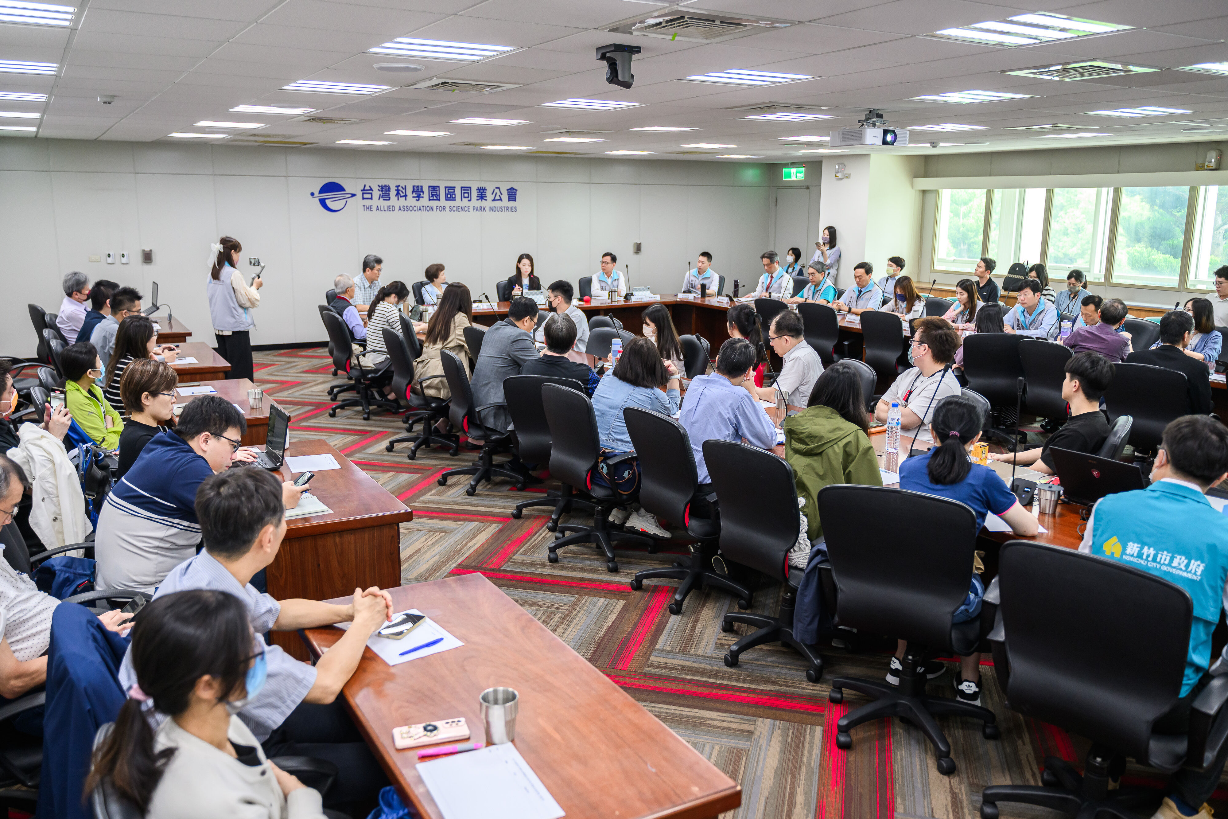 竹市府攜手園區企業推動ESG媒合平台 高虹安市長：公私協力共築「宜居永續」城市大圖