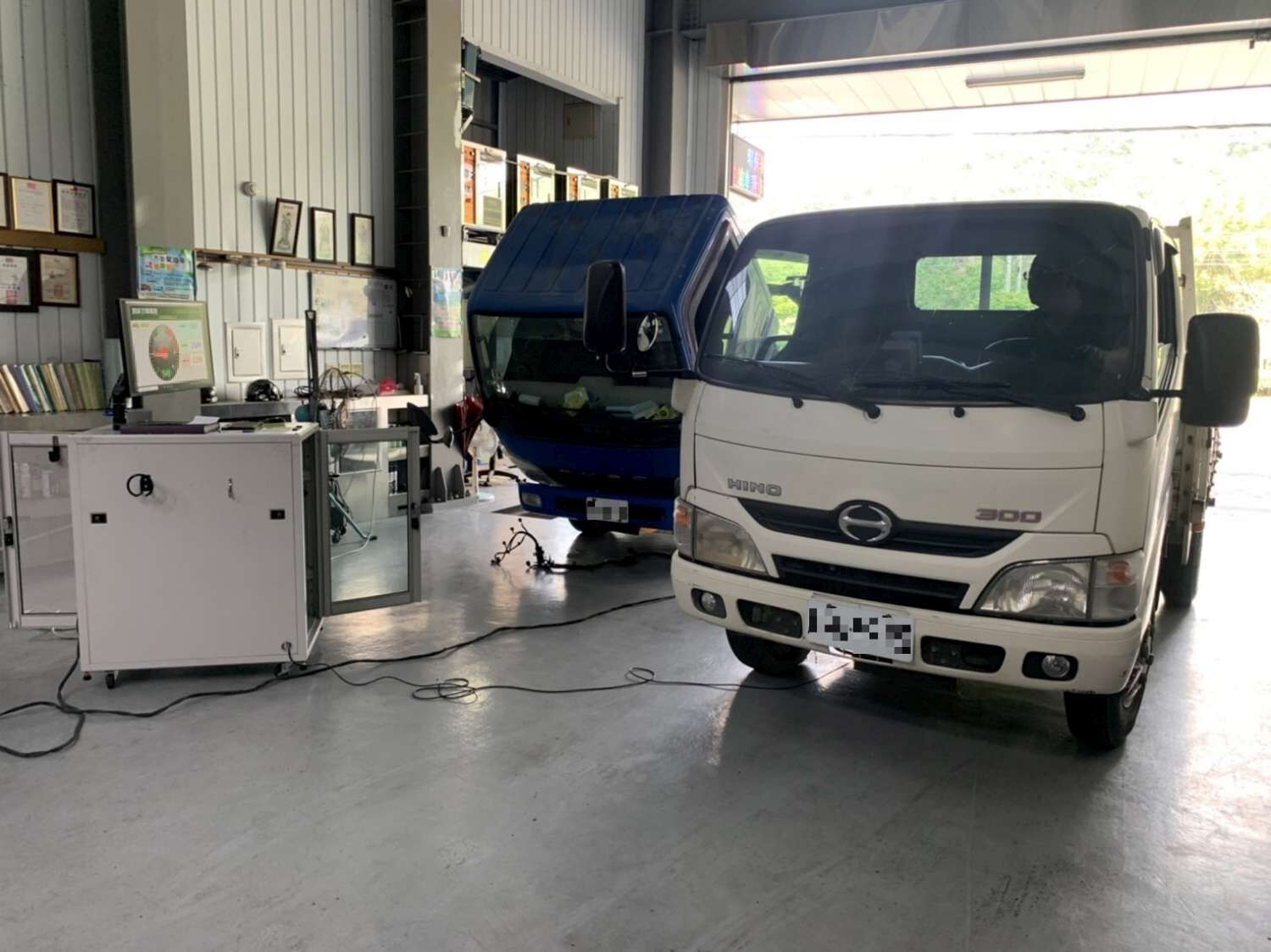 鼓勵柴油車排煙檢測站及授權保養廠檢驗排氣核發自主管理標章 邱臣遠代理市長：公私協力守護竹市好空氣！小圖共6張，pic4