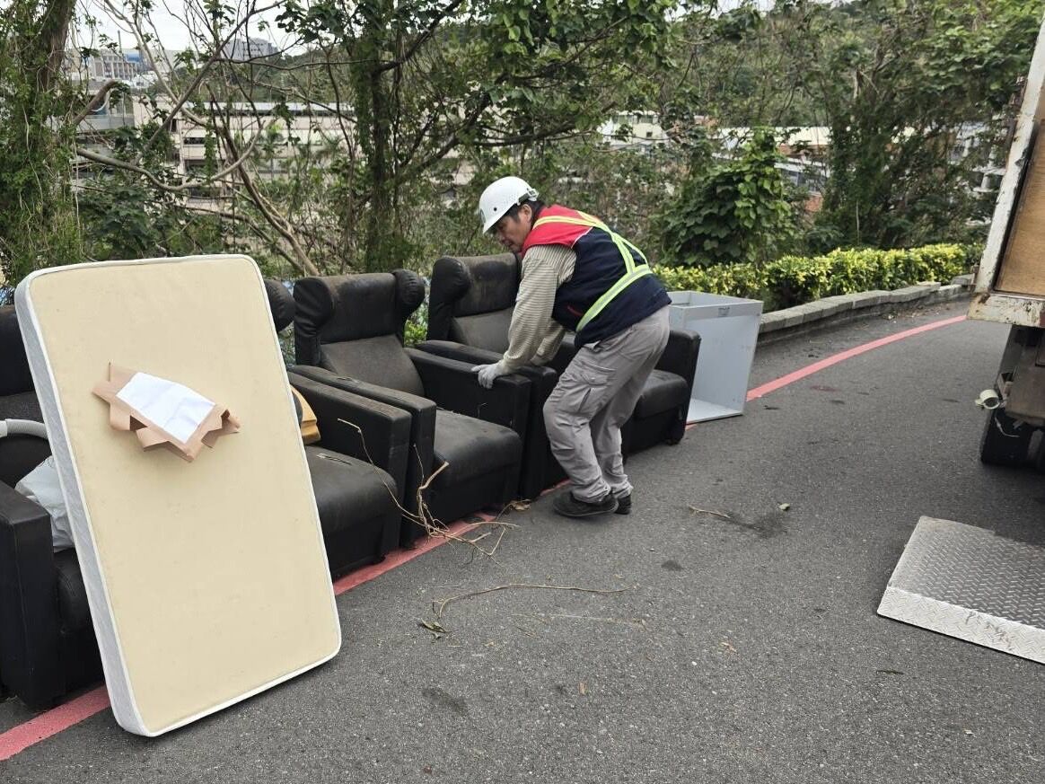 春節將至 竹市大型家具明年1/1-1/27採「每日限量登記」清運 邱臣遠代理市長：清淨家園歡喜迎新年大圖