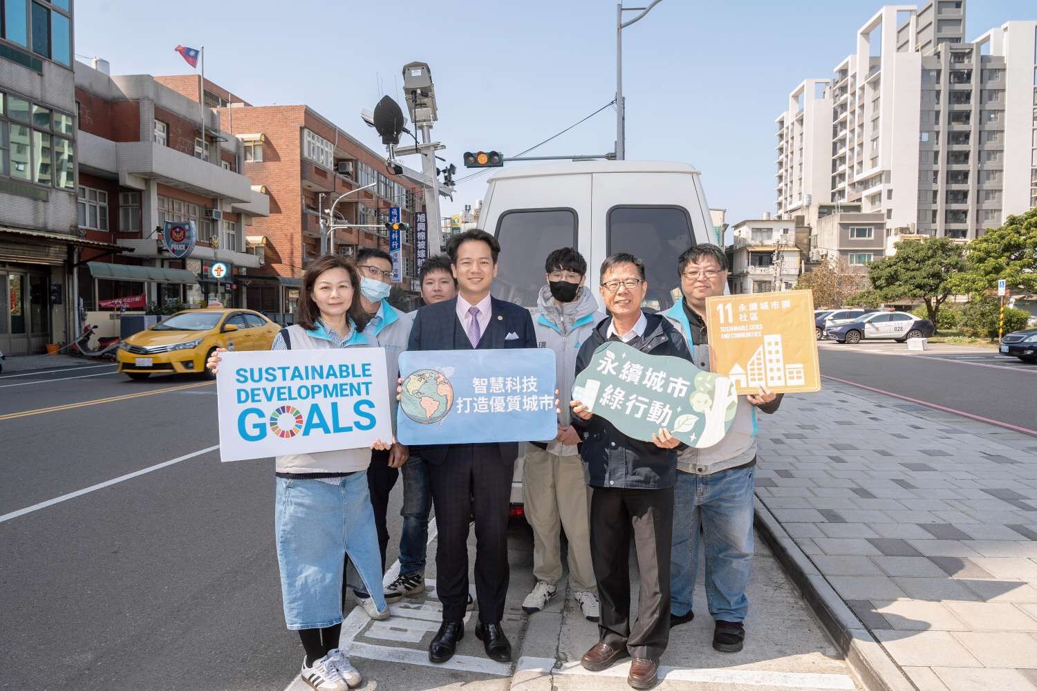 榮獲智慧城市創新應用獎！竹市「車載式六合一」複合稽查設備領先全國　邱臣遠代理市長：高虹安市長智慧治理展成果大圖