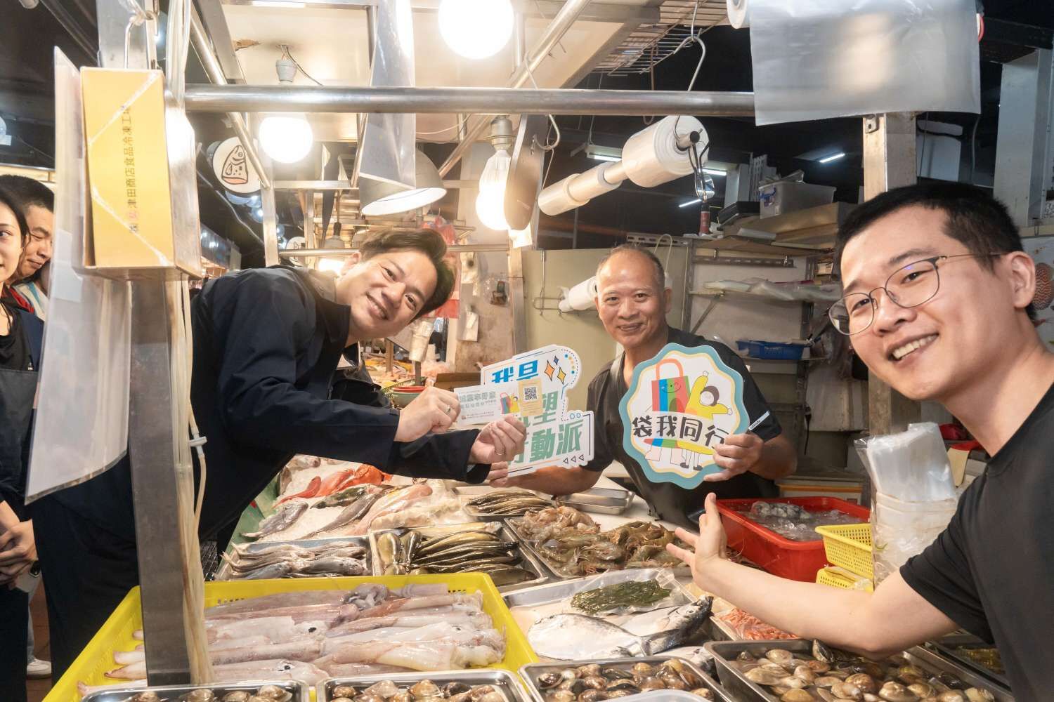 「迺菜市‧減塑享好康」起跑！竹市8大公有市場攜手推動減塑集點行動邱臣遠代理市長：打造綠色購物新風潮小圖共6張，pic2
