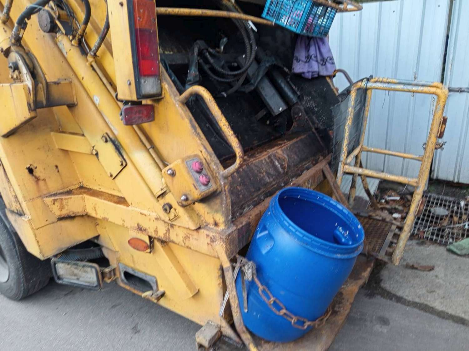 推動廚餘養豬轉型 高虹安市長：完善管理機制、建置黑水虻廚餘處理廠房小圖共6張，pic2