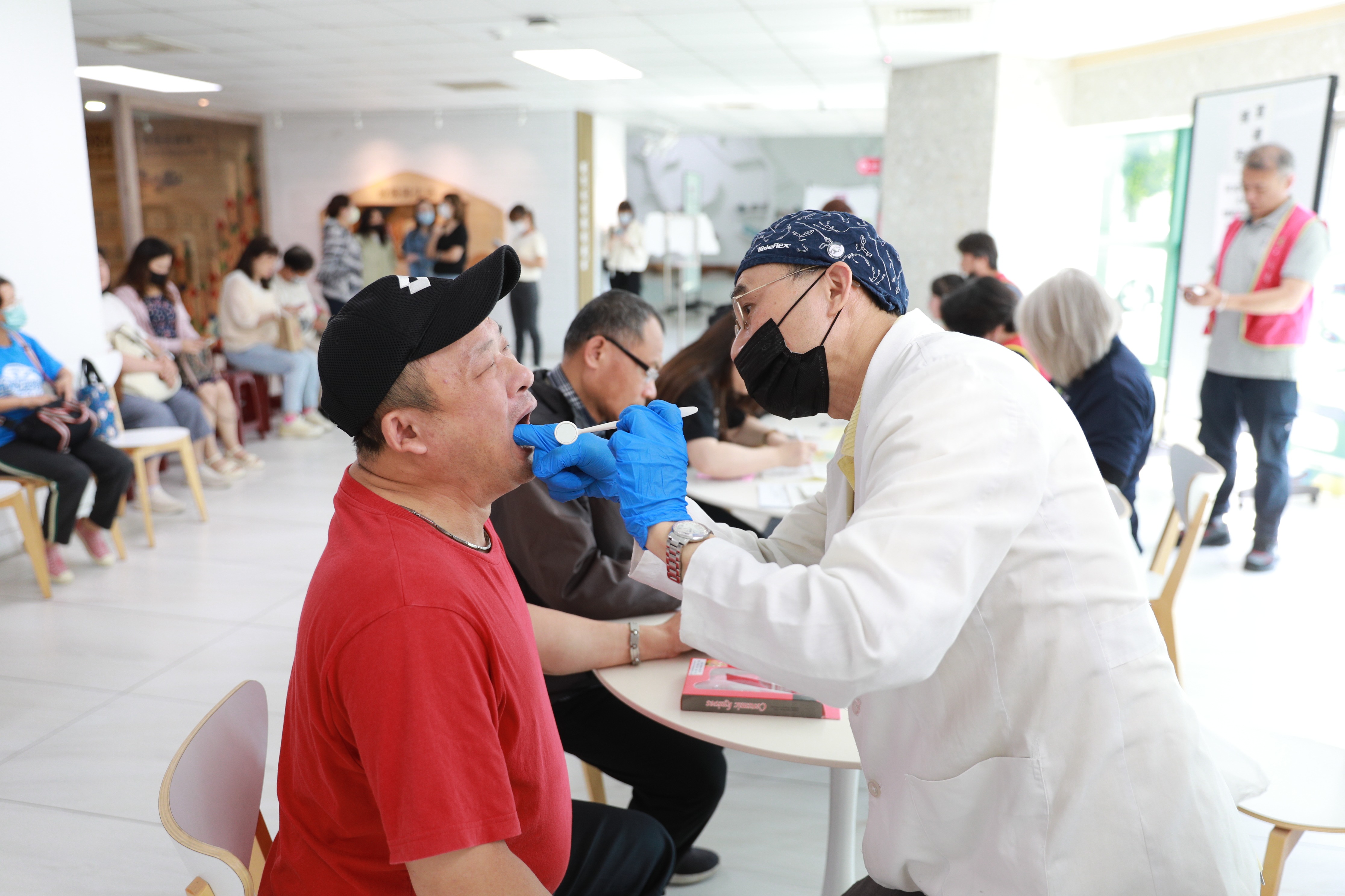 守護同仁健康隨行！母親節前夕環保局暖心啟動「健康專車」篩檢5項癌症小圖共6張，pic4